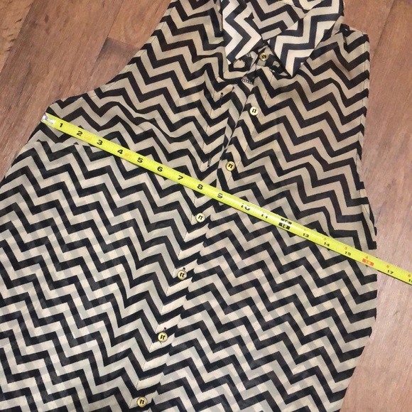 Button Down Tank Top - Picture 5 of 6